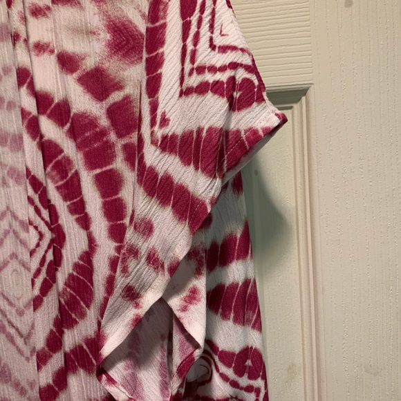 White line Patterned Coverup - Picture 4 of 6